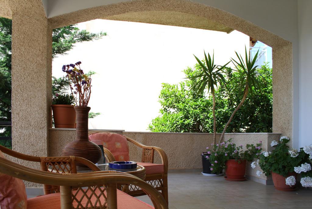 Apartment Yiotevi *